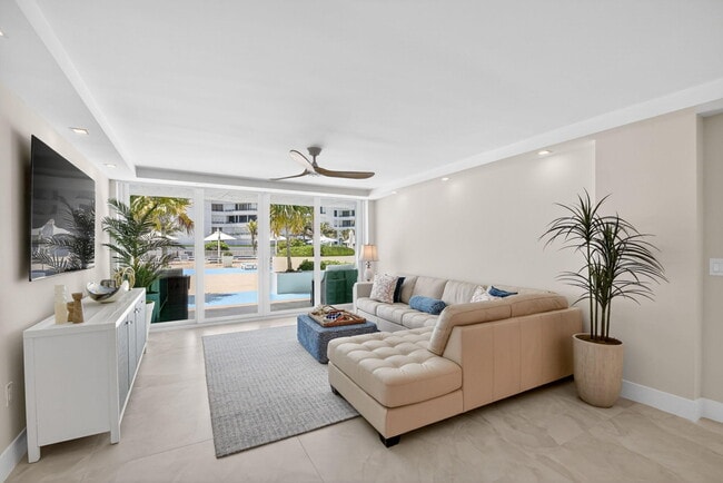 Building Photo - 3546 S Ocean Blvd