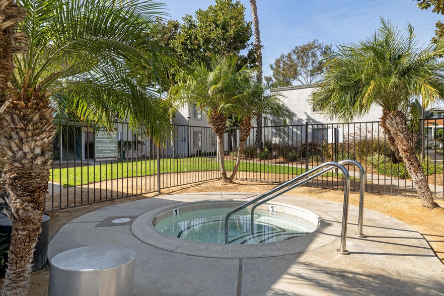 Building Photo - Villas