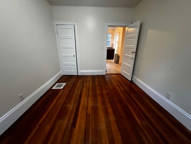 Building Photo - 26 Holworthy Pl