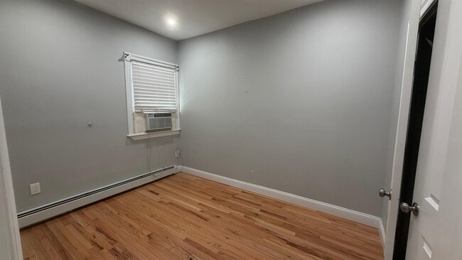 Building Photo - 137A Dekalb Ave