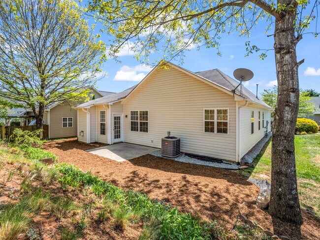 Building Photo - 46 Summer Meadow Rd
