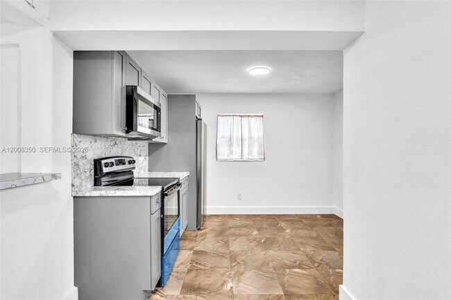 Building Photo - 1824 NW 25th Ave