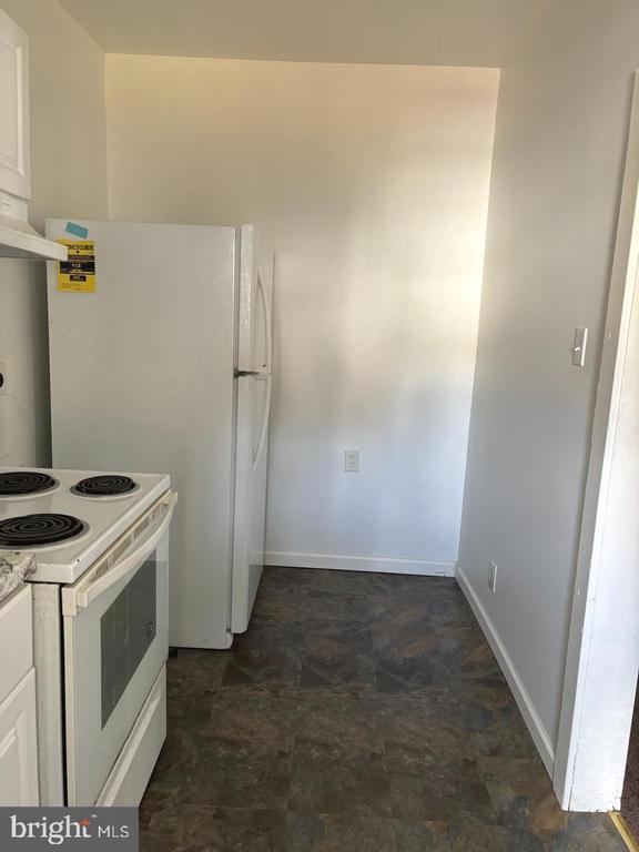 Building Photo - 17 Arbutus Ave