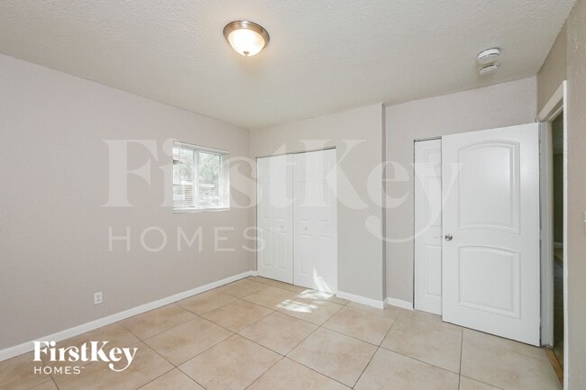 Building Photo - 1128 NW 7th Terrace