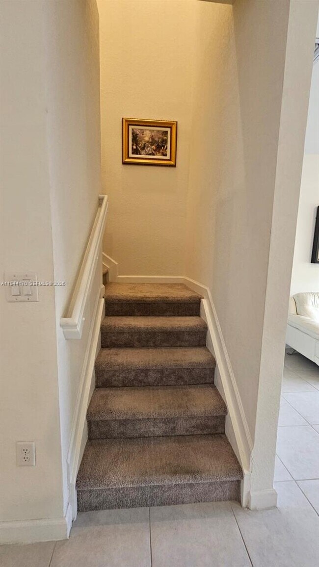 Building Photo - 1146 SE 26th Ter