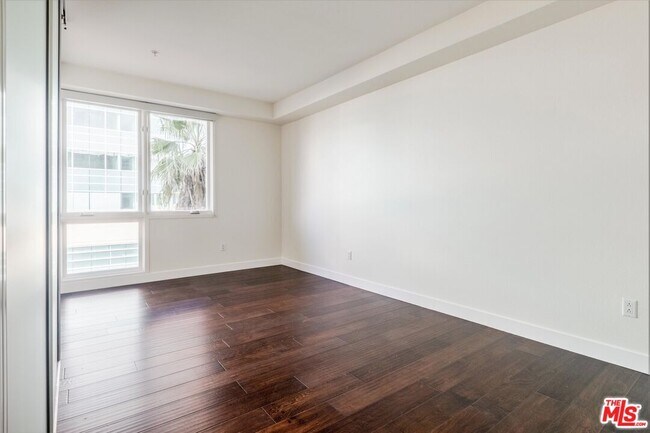 Building Photo - 1234 Wilshire Blvd