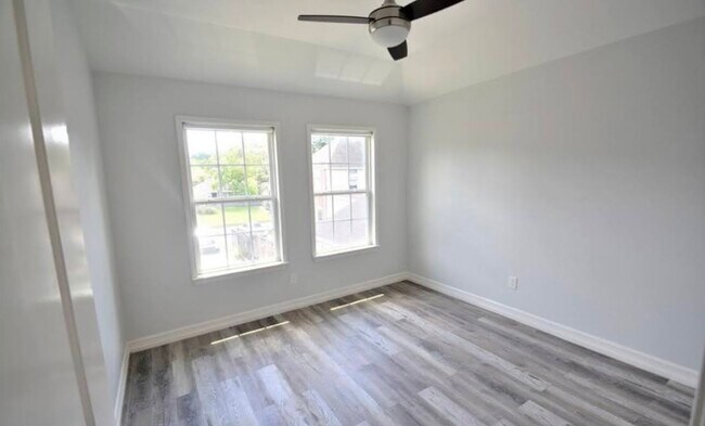 Bedroom - 3367 Ozark St