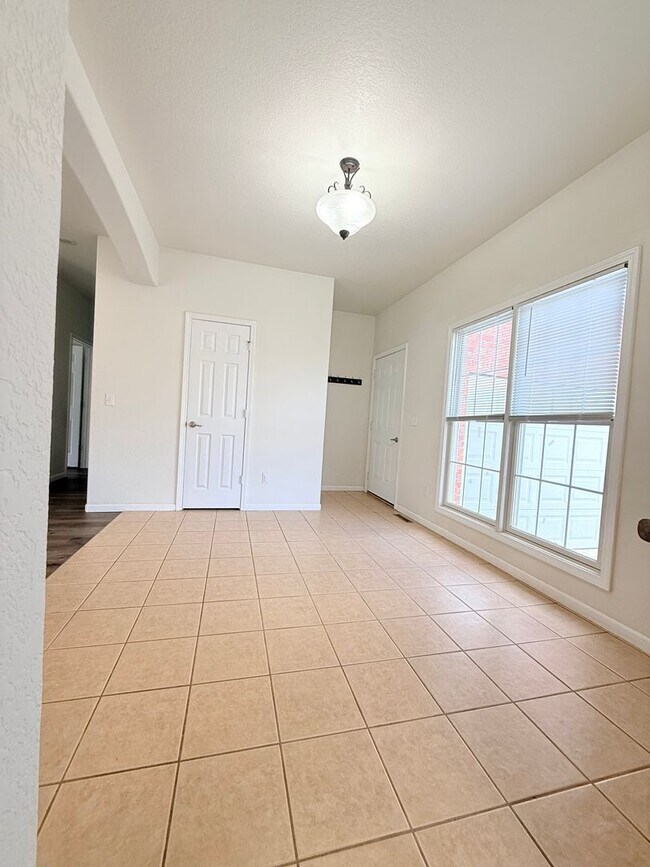 Building Photo - 927-MF2-E2