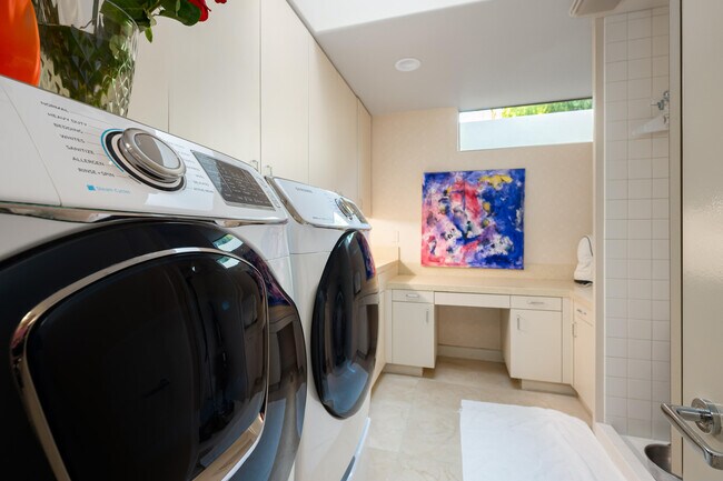 Building Photo - 40745 Morningstar Rd