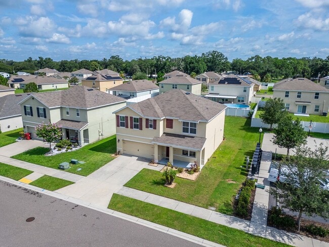 Building Photo - Stunning 5 bed/ 2 bath