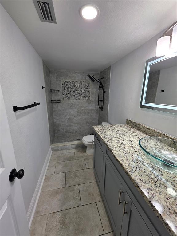 Building Photo - 3821 N Oak Dr