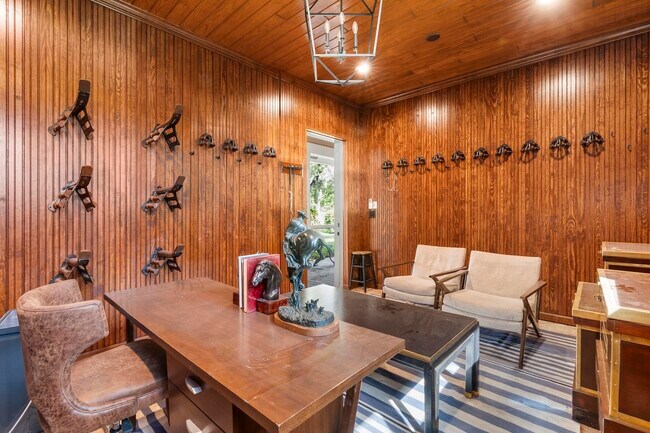 Building Photo - 14492 Equestrian Way
