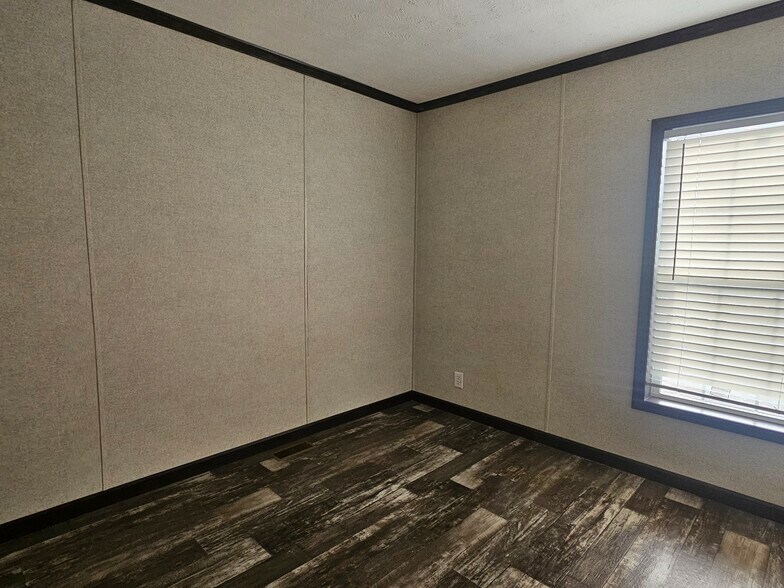 Building Photo - 333 E Lakewood Blvd