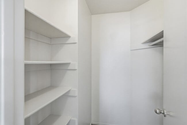 Building Photo - 7016 E Menlo St