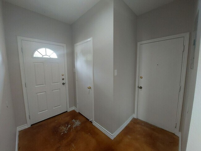 Building Photo - The Gardens at The Summit~3 Bedroom Townhouse