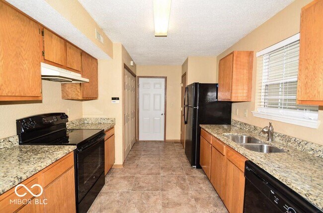 Building Photo - 10325 Liverpool Way