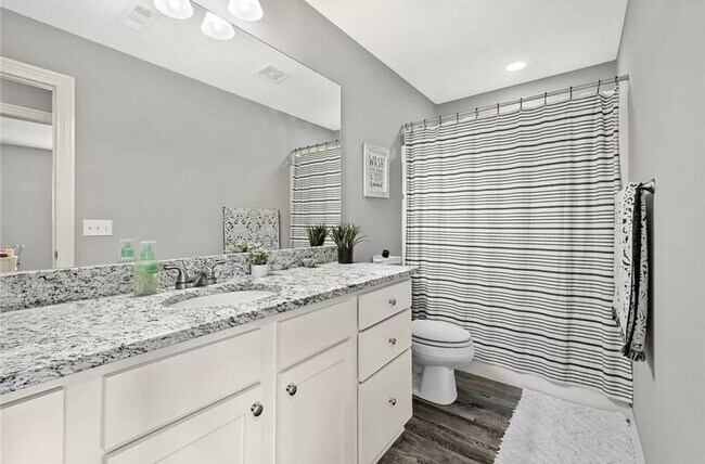Building Photo - Available June 1st! 3-Bedroom, 2-Bathroom ...