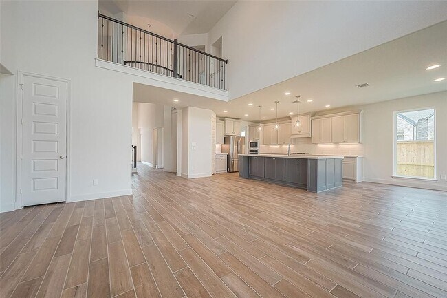 Building Photo - 29803 Breezy Pnes Lp