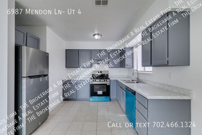 Building Photo - 6987 Mendon Ln