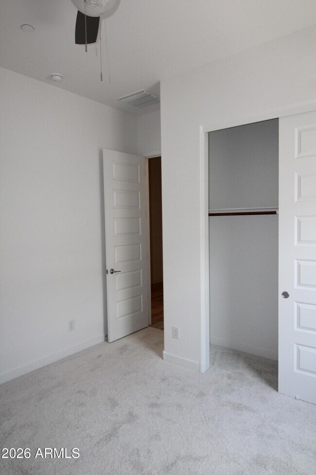 Building Photo - 3831 E Rainbow Dr