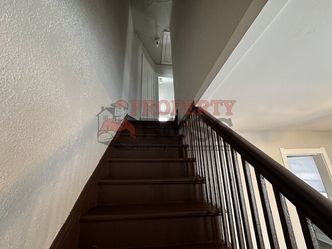 Building Photo - 1225 Lyons St