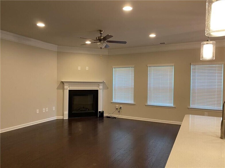 Building Photo - 2597 Bloom Cir