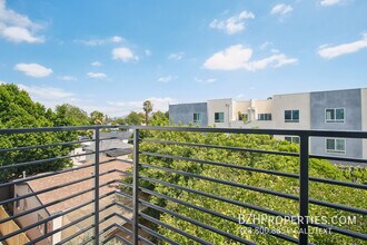 Building Photo - 6334 1/2 Beck Ave -