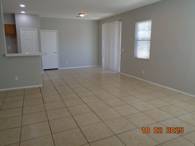 Building Photo - 2 bedroom condo in Vineyards gated community