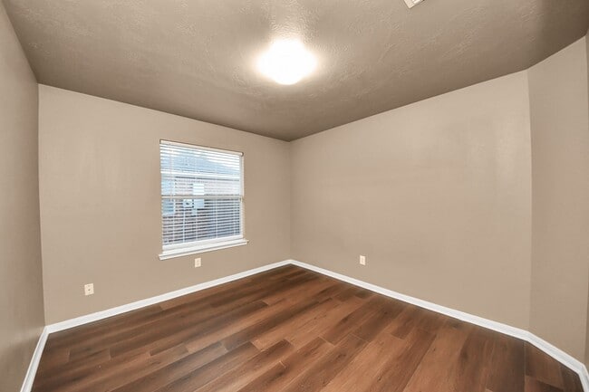 Building Photo - 6642 High Stone Ln