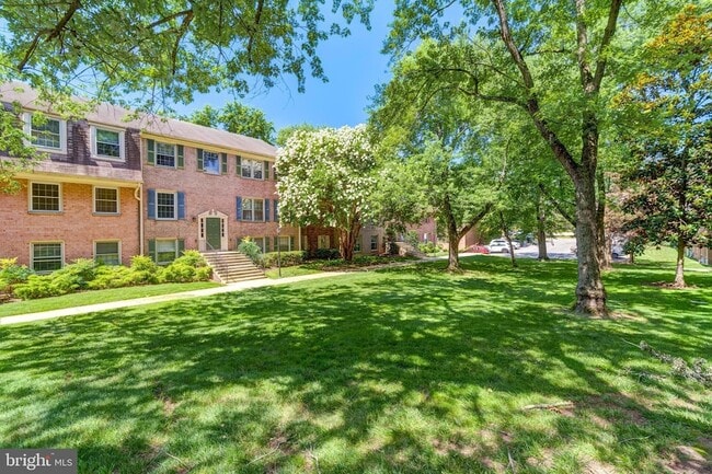 Building Photo - 6012 Westchester Dr