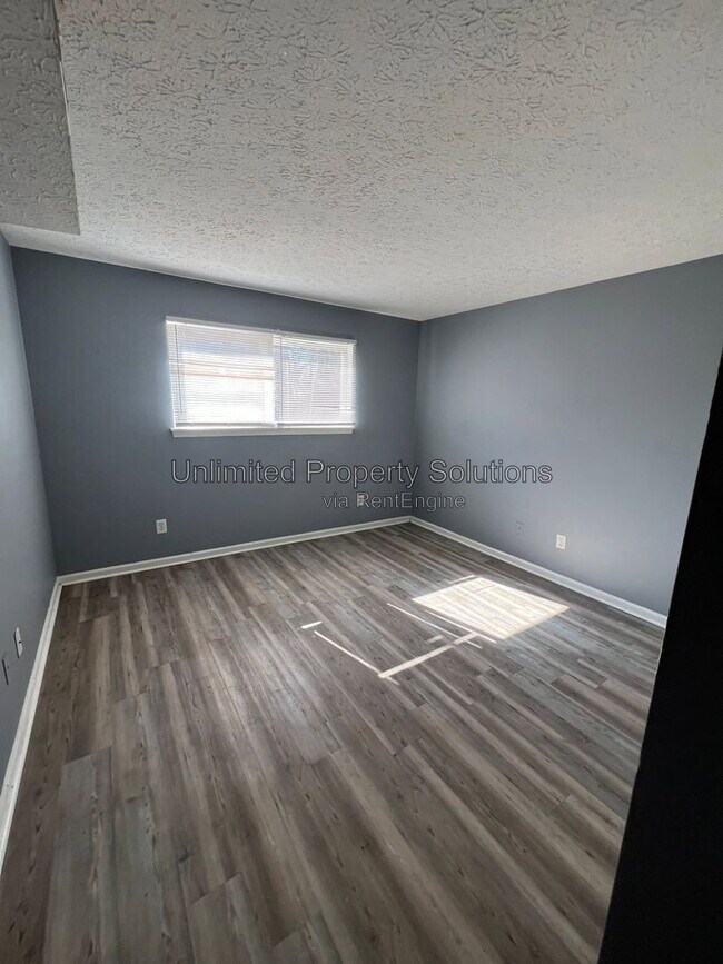 Building Photo - 213 Sunn Aire Ct