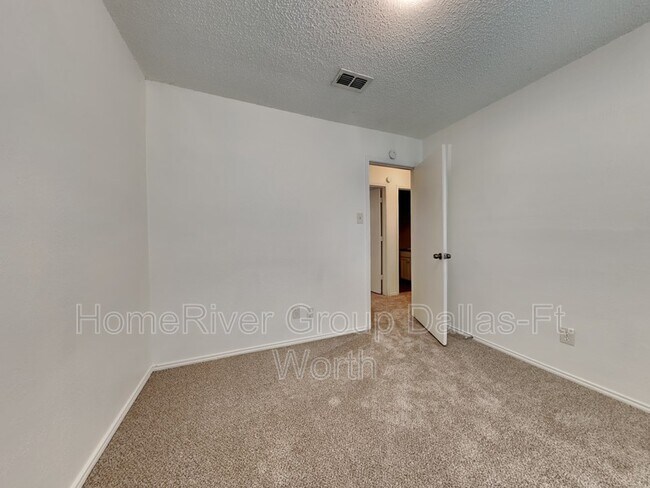 Building Photo - 816 Castleview Dr