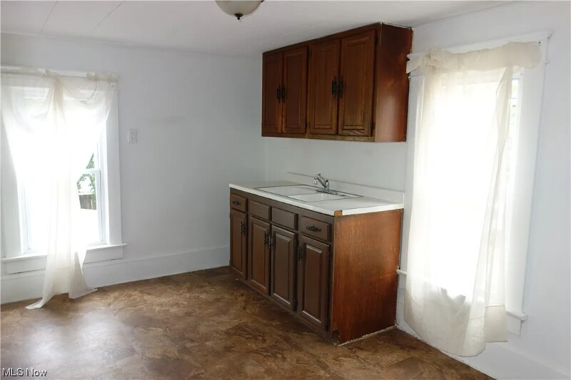 Building Photo - 1433 Kenmore Blvd