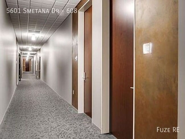 Building Photo - 5601 Smetana Dr