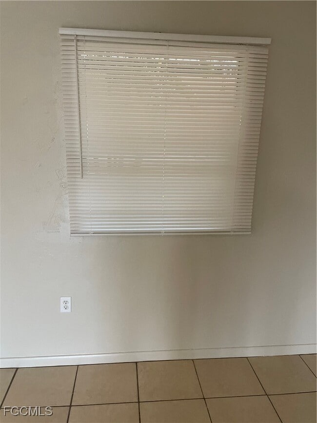 Building Photo - 3905 Del Prado Blvd S