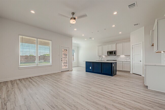 Building Photo - 3264 Voda Bnd Dr