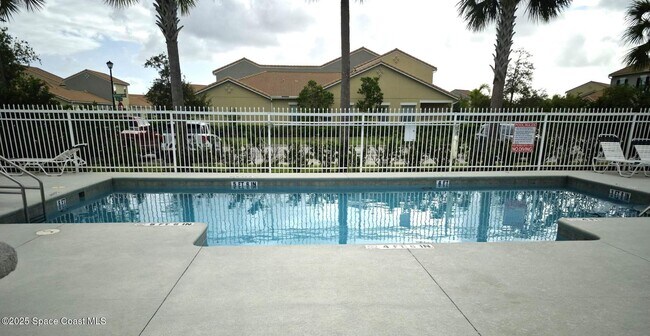 Building Photo - 3325 Sedge Dr