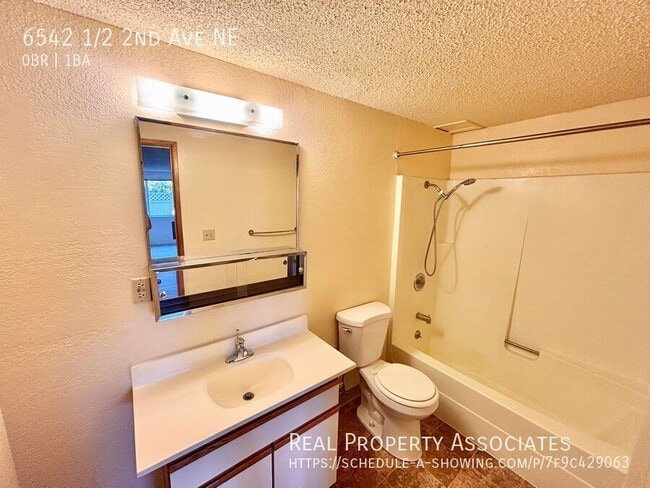Building Photo - 6542 1/2 2nd Ave NE-