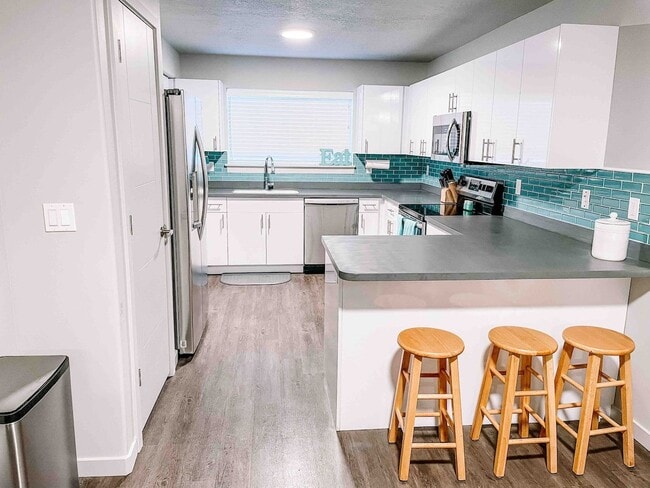 Building Photo - Brand New Modern Condo in Springville