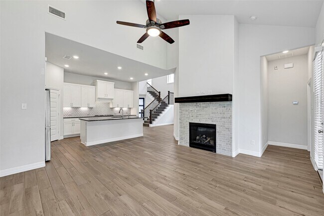Building Photo - 9339 Galloway Wds Trl