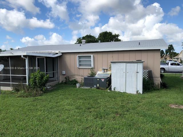 Building Photo - 6520 Sandalfoot Blvd