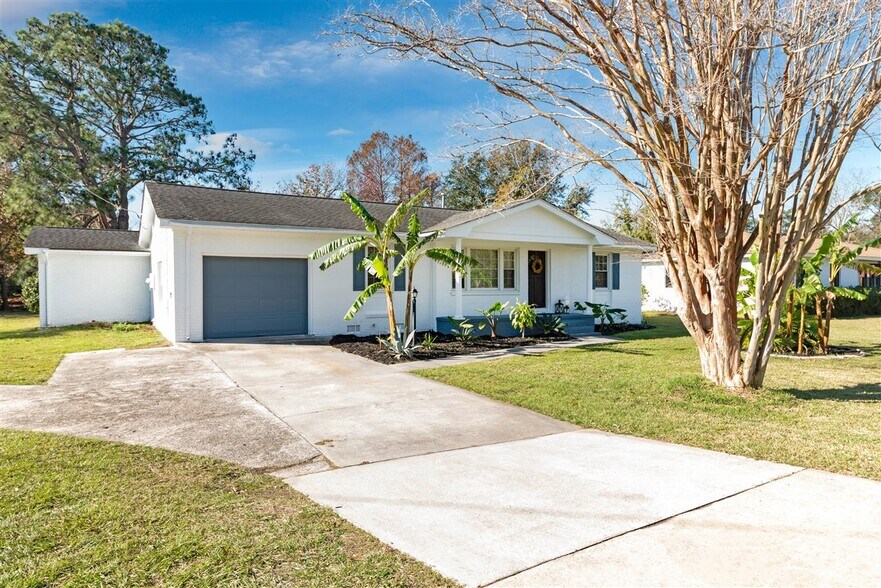 Building Photo - 1077 Harbor View Rd