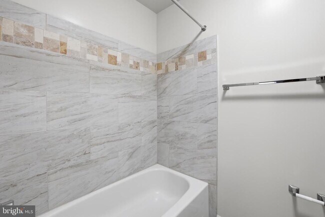 Building Photo - 2844 Yarling Ct