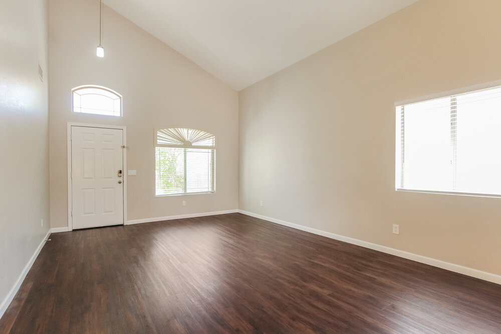 Building Photo - 5564 S 240th Dr