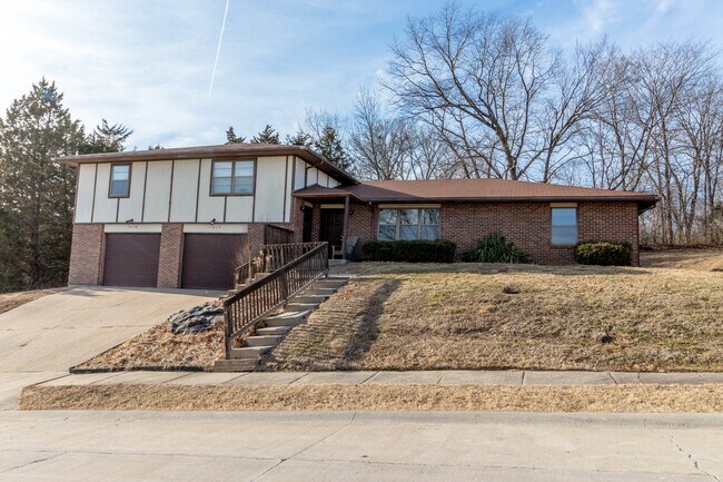 Building Photo - 1617-1619 Handley Place