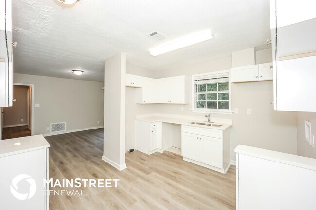 Building Photo - 3007 Carriage Ln