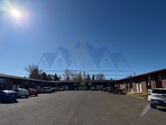 Building Photo - 710 Downey St