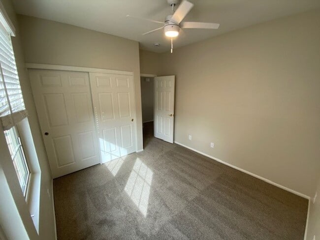 Building Photo - 10509 Foggy Glen Ave