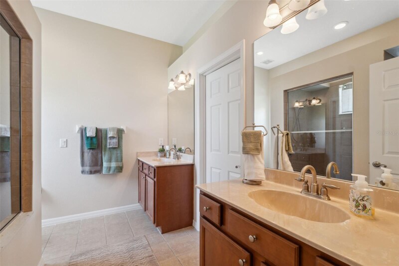 Building Photo - 11220 Godwit Ct