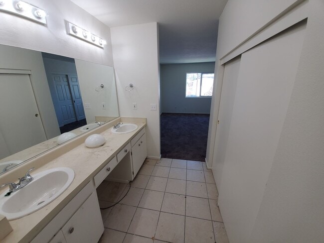 Building Photo - 2920 E Artesia Blvd